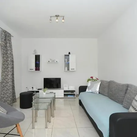 Mery - Two Bedroom House Сasa de vacaciones *