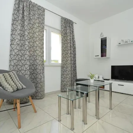 Mery - Two Bedroom House *