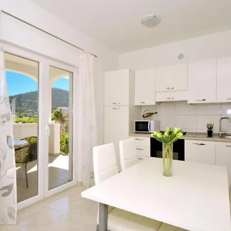 Mery - Two Bedroom House Сasa de vacaciones
